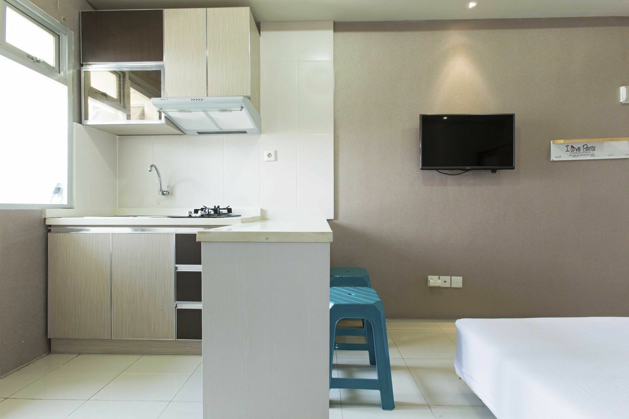Apartment Reddoorz @ Pegangsaan Kelapa Gading 3 *
